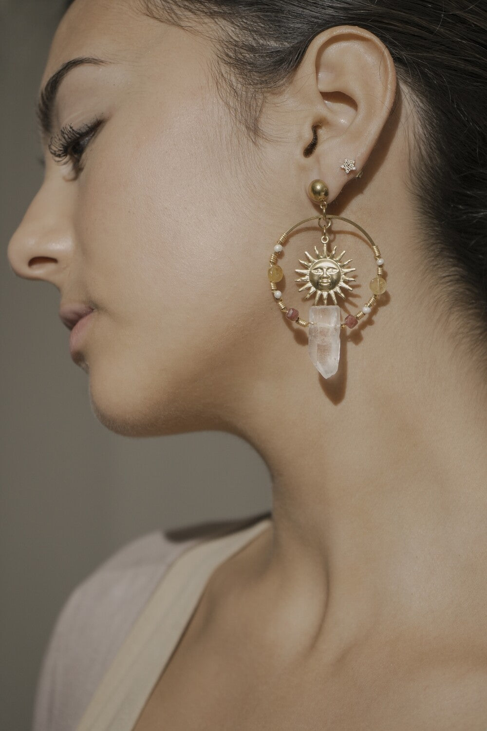 Aretes sol con punta de cuarzo