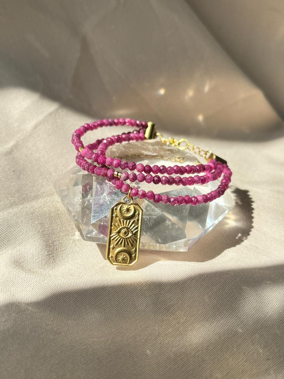 Pulsera triple rubí