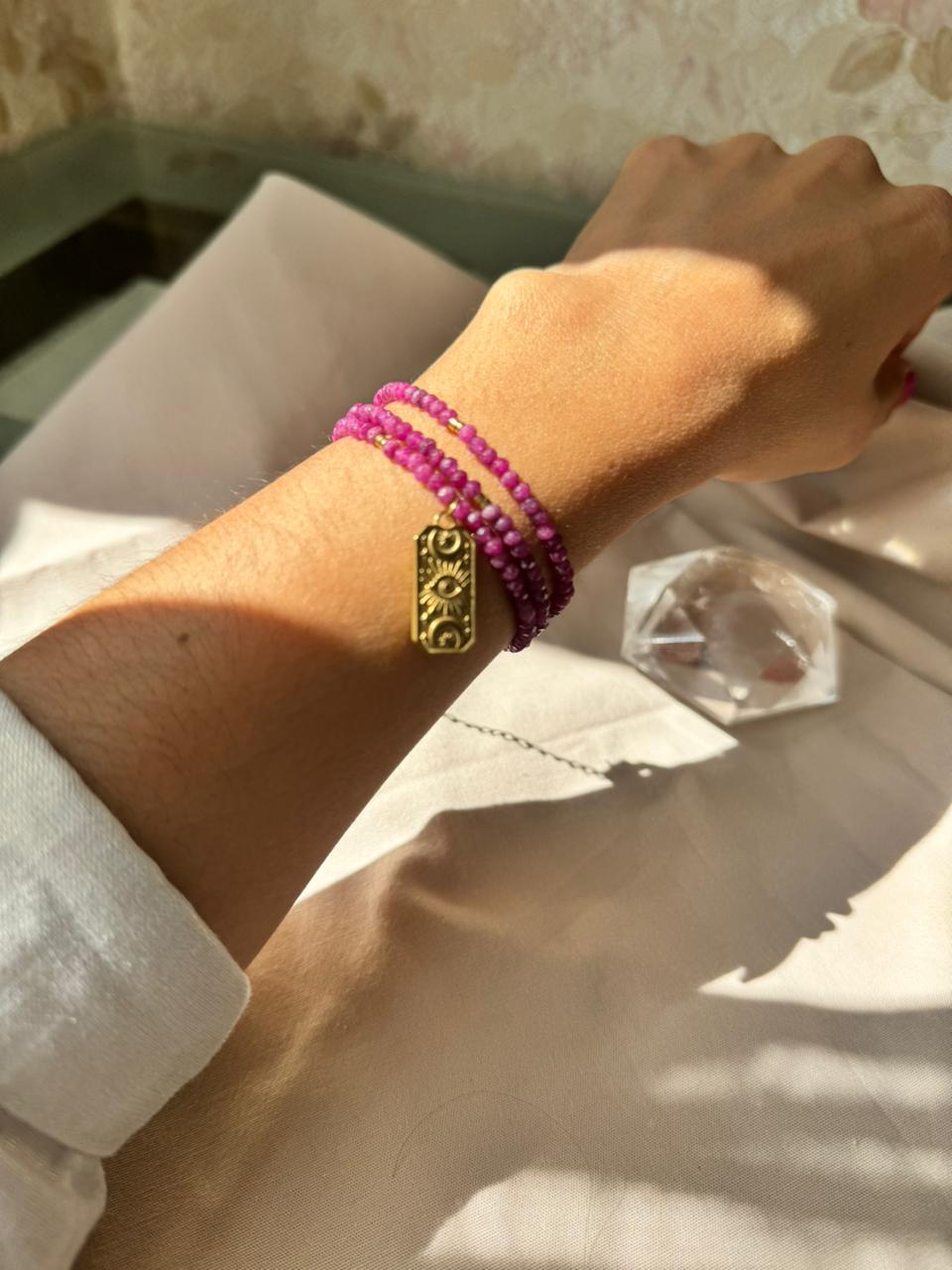 Pulsera triple rubí