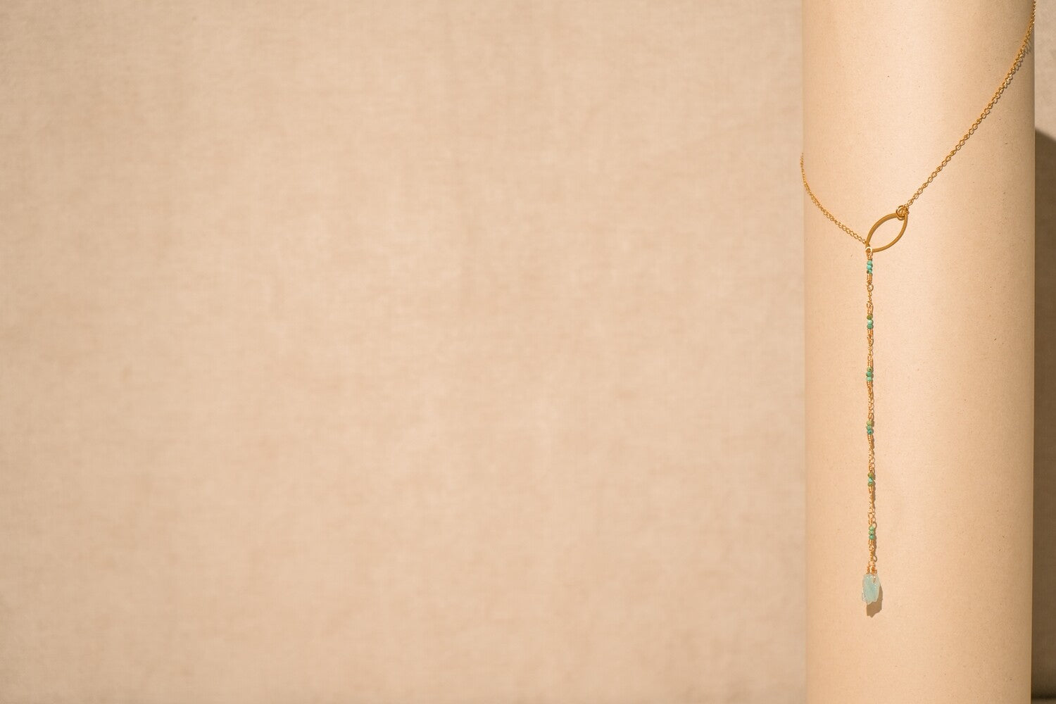 Collar caída de agua